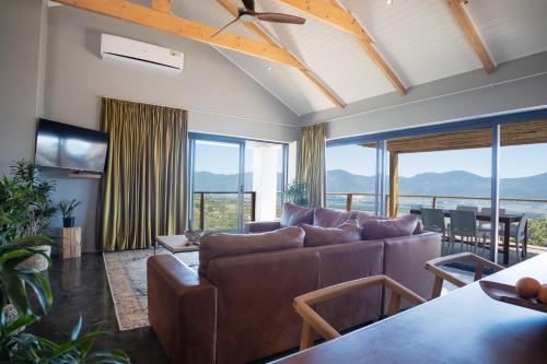 Shared lounge/TV area, Wolfkop Nature Reserve in Citrusdal