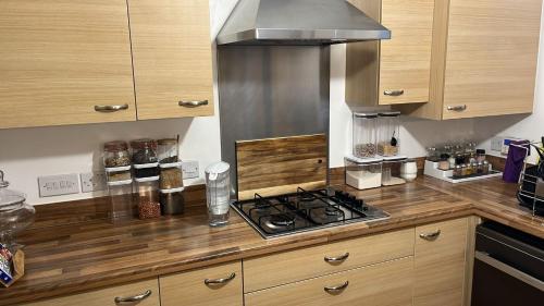 Cosy room away from home in Yate Central