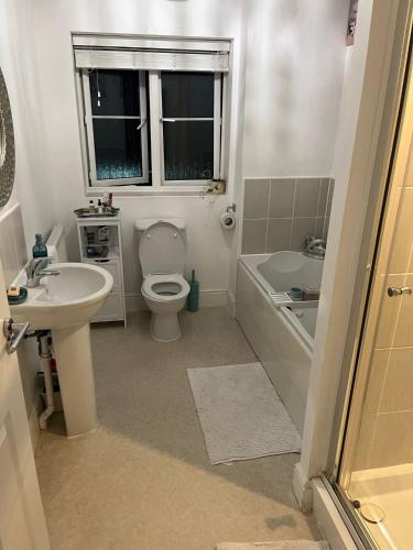 Cosy room away from home in Yate Central