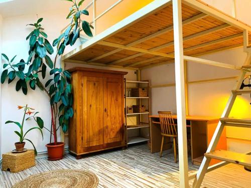 Bright and Pleasant Home