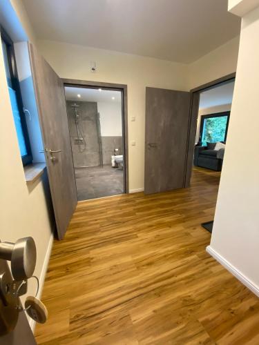 入口, Luxuriöses rollstuhlgerechtes Ferienapartment A1 mit umzäunten Garten, 65qm (Luxurioses rollstuhlgerechtes Ferienapartment A1 mit umzaunten Garten, 65qm) in 阿姆茨貝爾格