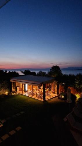 酒吧/高級酒吧, 安妮歐套房酒店 (Enalio Suites) in 萊查伊奧