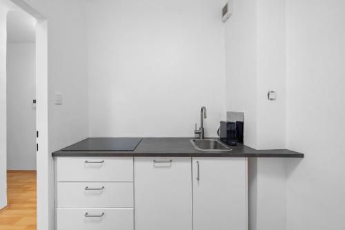 Deluxe Double or Twin Room image 3