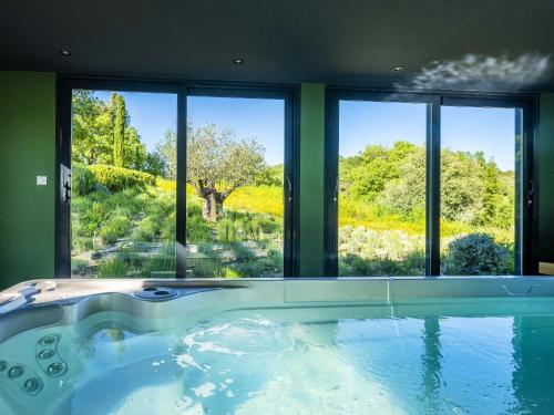 . Studio avec piscine partagee sauna et wifi a Forcalquier