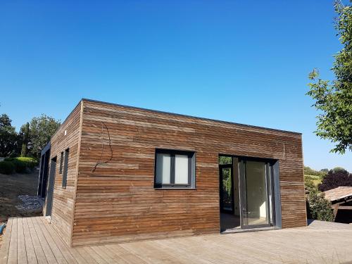 Studio avec piscine partagee sauna et wifi a Forcalquier