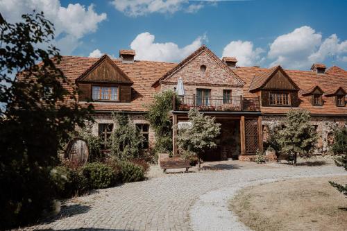 Żabi Dwór - HOTEL - RESTAURACJA - SPA