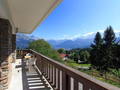 Apartment 18B with balcony - Mountain View