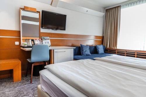 2 twin beds