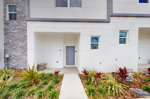 The Azur Resort – Davenport, FL