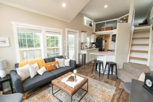 Pets Welcome Tiny House + Guadalupe River Access, New Braunfels