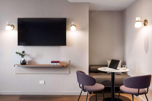 Junior Suite room in Ambasciatori Hotel Venice Mestre Tapestry Collection by Hilton