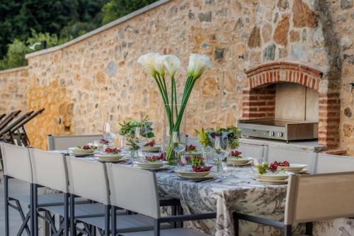 Villa Grema, a Farmhouse with Infinity Pool