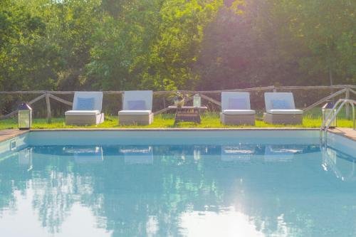  Villa Hilary,a Convenient Luxury 4 bedrooms Villa with Sharing Pool on the Hills by Lucca in Lucca