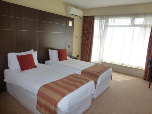 OYO Flagship The Bridge House - image 6