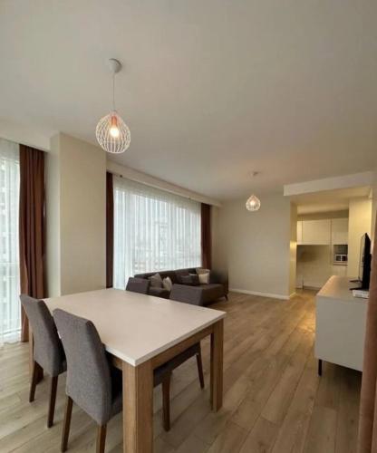 2-room apartment, 108 m², 7/14 floor.