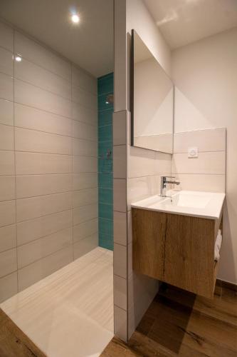 3 bedrooms, 4 beds