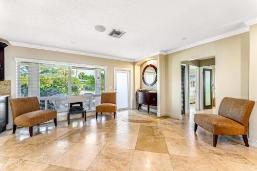 Gorgeous 3br2ba In Lbts- Walk To The Beach in Fort Lauderdale, USA