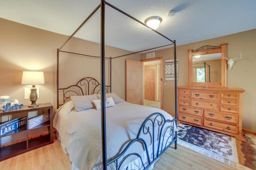 Paradise Cottage: Trail Access Nearby in Paradīze (MI)