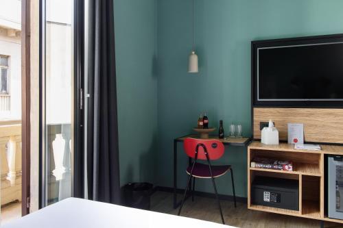 The Poet Hotel - main image
