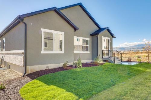 Modern Farmhouse in Herriman with Mountain Views! in South Jordan