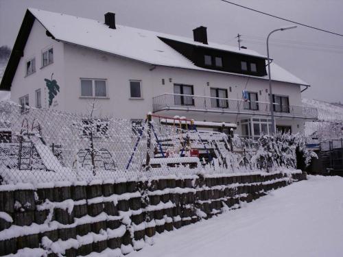 Weingut-Brennerei-Gästehaus Emil Dauns