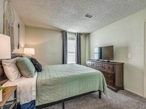 OU Sooner, Pool & Gym, BBQ, Netflix, 100mb Internet, LG Washer & Dryer, Close to OU!