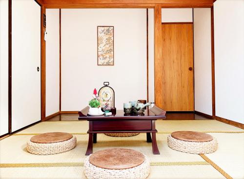 TOKYO/Shinjuku & Shibuya 10mins/5mins walk to subway stiaon/Kichijoji 15mins/Shimokitazawa 5mins/Louis House 5