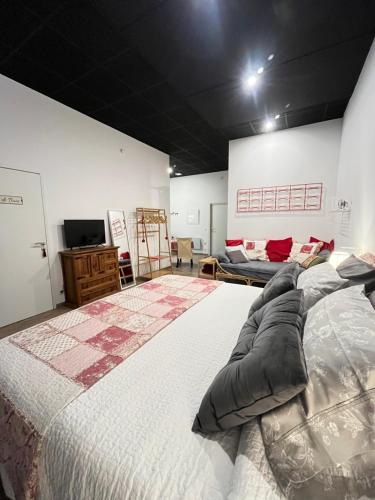 The Corner Properties, Vendee