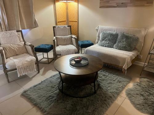The Corner Properties Room Type - Deluxe Suite