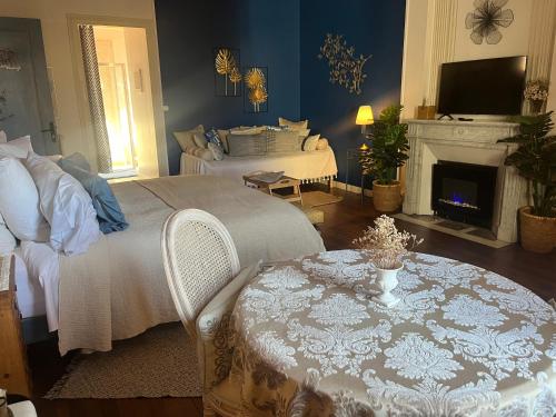 The Corner Properties Room Type - Deluxe Suite