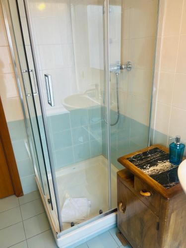 One-Bedroom Apartment image 6