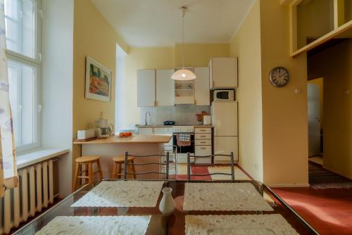 One-Bedroom Apartment image 10