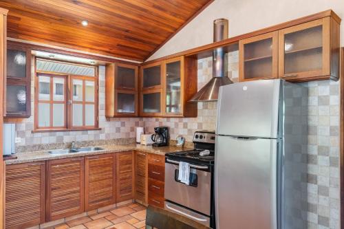 Villa del Sueno in Playa Hermosa (Guanacaste)