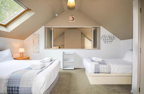 Three-Bedroom House image 5