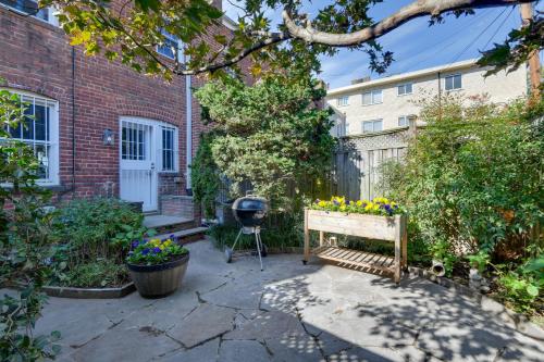 Convenient Washington, DC, Studio Near Metro Stop! in Washington, USA