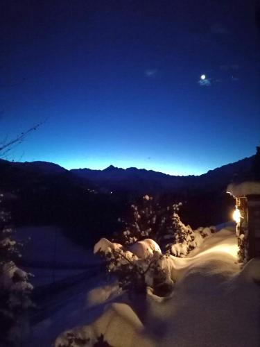 Gemütliche FeWo mit Sauna inmitten der Berge