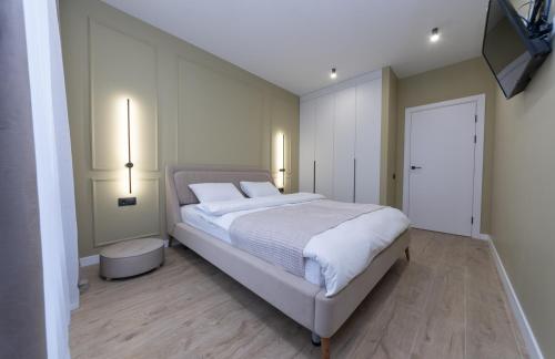 One-Bedroom Apartment image 5