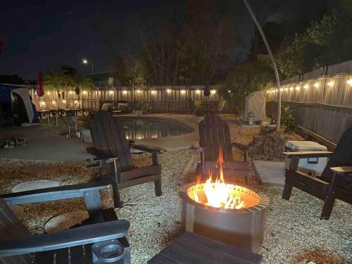 Programlehetőségek, Beach House/KING BD/Hot Tub/Pool/Fire Pit/Gym/Golf in Lantana (FL)