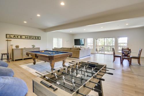 Newly Built Lakeview Home with Family Game Room!