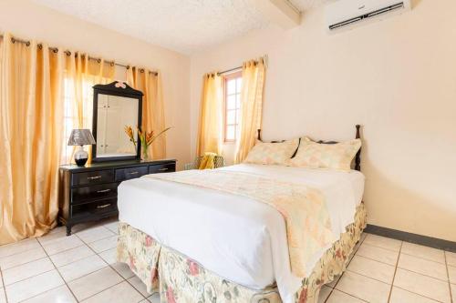 Shaw Park Gem Apt 12A in Fisherman's Point