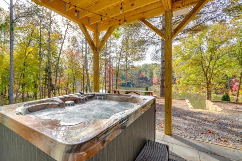 Waterfront Ellijay Retreat - Fire Pit and Lake Views