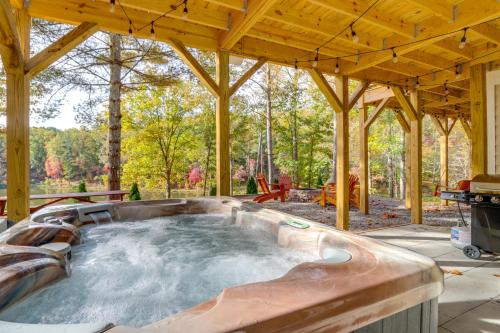 Waterfront Ellijay Retreat - Fire Pit and Lake Views