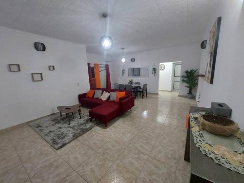 Résidence Dibéla Haut de Guégué (Residence Dibela Haut de Guegue) in Либревиль