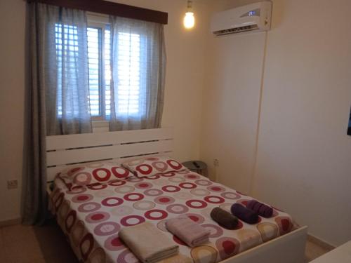 Larnaca, Pervolia 1 bedroom seaside apartment