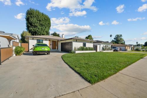 Beautiful Sherman Oaks 3BD Home with Pool