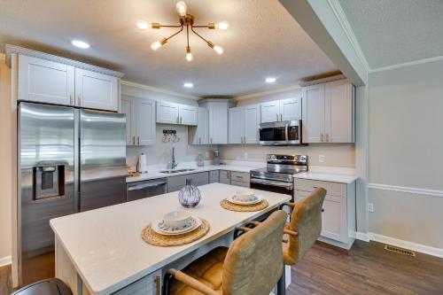 Family-Friendly Tuskegee Home 3 Mi to University! in Tuskegee, USA