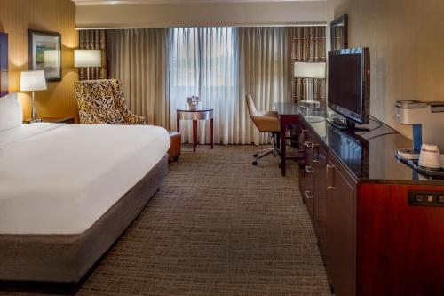 Crowne Plaza Hotel St. Louis Airport, an IHG Hotel