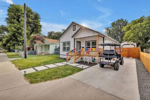 The Coco House/Lone Star Dist/Jacuzzi/Golf Cart