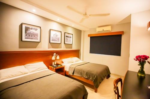 Standard Double Room with Two Double Beds image 10