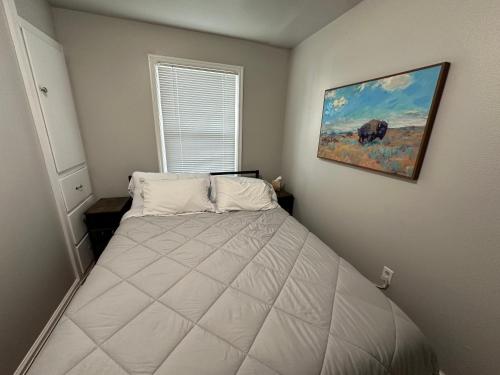 Charming 1930s Style Rustic Home thumb 3